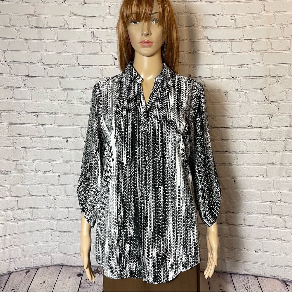 Chico's Black White V-Neck 3/4 Sleeve Blouse Size 1 US M